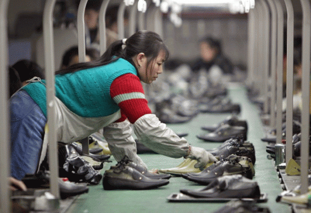 청두의 한 신발공장 생산라인. | China Photos/Getty Images
