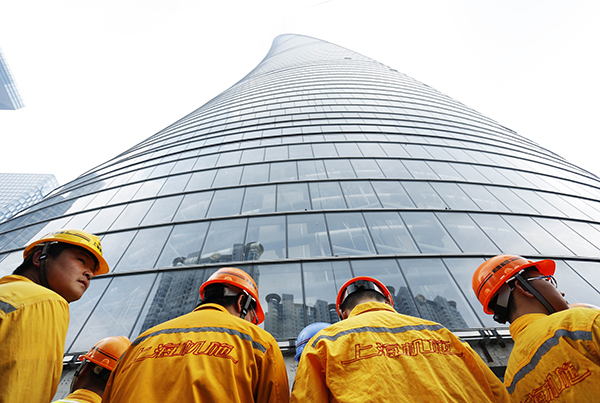 
중국에서는 2주 만에 초고층 빌딩을 완공하는 등 고층빌딩 단기 시공에 대해 논란이 끊이지 않고 있다. | VCG/VCG via Getty Images