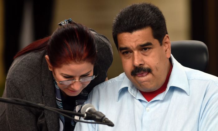 니콜라스 마두로 베네수엘라 대통령(오른쪽) 2016.4.7 | Juan Barreto/AFP/Getty Images
