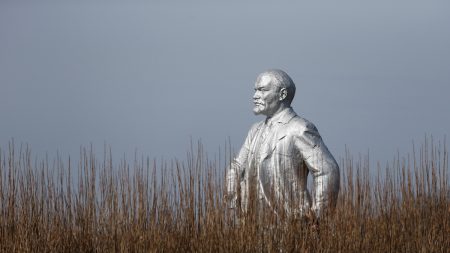 공산주의 패망 30년 지난 독일에 레닌 동상이…”서독 최초”