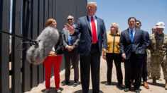 트럼프, 340km짜리 새 국경장벽 완공 현장 방문 “범죄 감소·안보 증진”