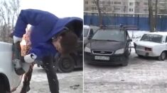 가뜩이나 공간 부족한데 대각선 주차한 이웃 차량 보고 ‘전기톱’ 가져온 러시아 남성