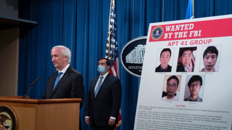 제프리 로젠 미국 법무차관이 16일 워싱턴 법무부 청사에서 중국 정권과 연계된 해킹 사건에 대해 밝히고 있다. /TASOS KATOPODIS/AFP via Getty Images