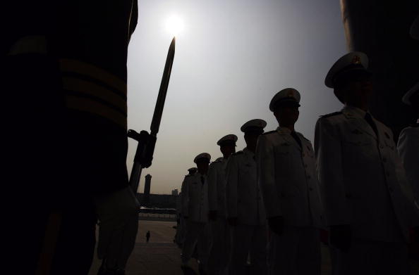 총검을 들고있는 중공군(Guang Niu/Getty Images )