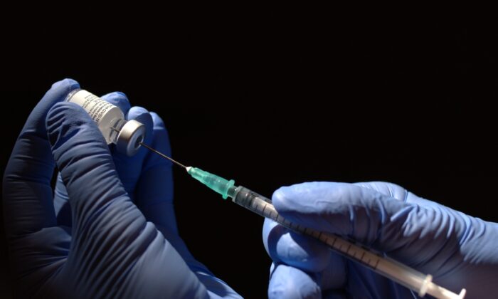 최근 중국에서 가짜 코로나 백신 사례가 잇따르고 있다. | cortex-film/Shutterstock