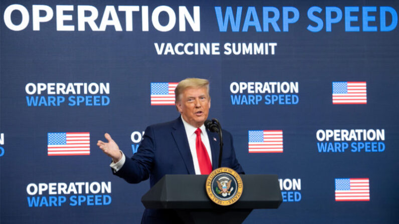 백신 초고속 개발 작전(Operation Warp Speed)에 대해 설명하는 도널드 트럼프 전 미국 대통령 | SAUL LOEB/AFP via Getty Images 연합