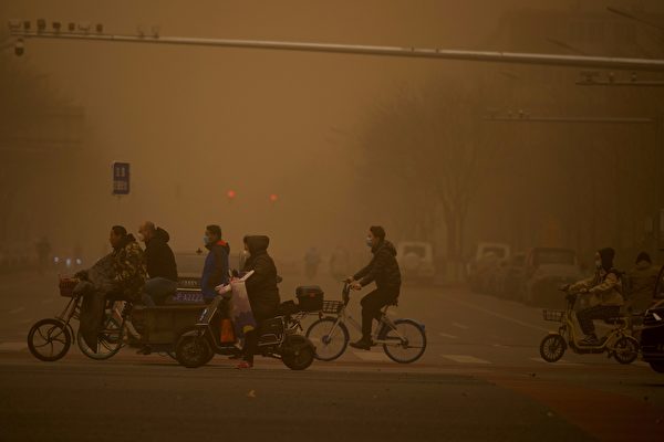 15일 베이징을 뒤덮은 황사 | NOEL CELIS/AFP via Getty Images 연합