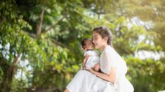 [천옌링의 자녀교육⑩] 아기에게 모유와 아름답게 ‘이별’시키는 방법