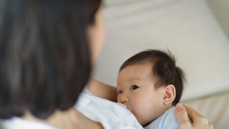 [천옌링 박사의 자녀교육⑨]모유 수유는 엄마가 아기에게 줄 수 있는 가장 큰 선물