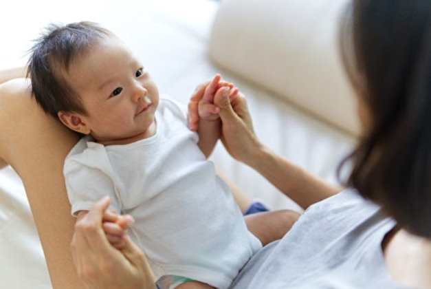 아기는 매우 어릴때 부터 다른 음률을 분별한다. (Shutterstock)
