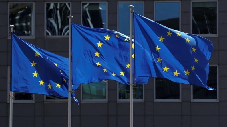 벨기에 수도 브뤼셀의 유럽연합(EU) 본부 앞에서 유럽연합기가 펄럭이고 있다. | 로이터=연합뉴스 