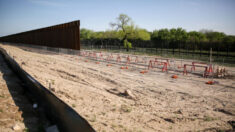 “바이든 정부, 국경장벽 건설 중단으로 매일 300만 달러 지출”