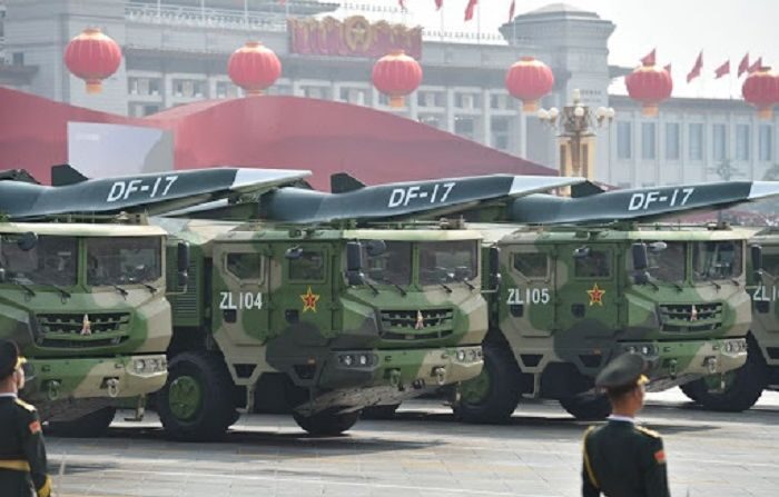 지난해 10월 중국 건국 70주년 열병식에 등장한 둥펑-17호 미사일 | EPA/연합
 
