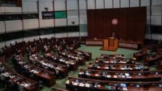 홍콩 탈출 정치인, 反민주에 “백지투표로 저항” 호소