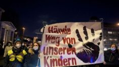 “아이들은 놔둬라” 독일서 백신 의무화 반대 시위…佛·伊도