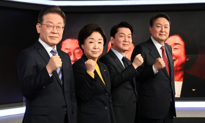 대선 후보 4인의 2차 TV 토론이 2월 11일 열렸다. | 연합뉴스