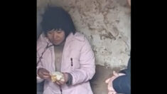 쇠사슬에 묶인 8명의 아이들 엄마 영상에 중국 네티즌들 충격