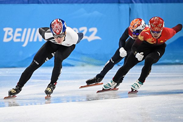 2022년 2월 7일 베이징 동계올림픽 남자 1000m 쇼트트랙 준결승 경기. (Anne-Christine Poujoulat/AFP)