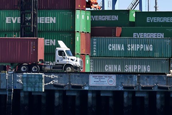 중국의 2차 수출 둔화에 직면하게 될 것이라는 경제학자의 분석이 나왔다. | Mark Ralston/AFP/Getty Images