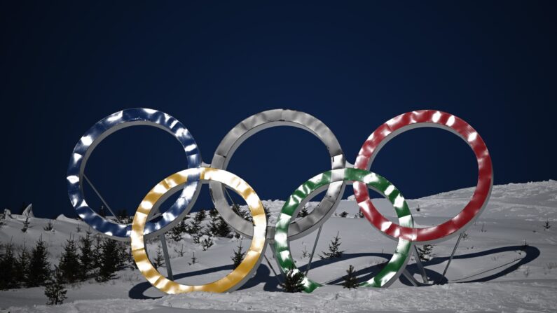 2022년 1월 26일 중국 장자커우 스노우 파크에서 본 올림픽 링 | Photo by Matthias Hangst/Getty Image