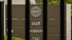 미국·유럽 국가들, 러시아 SWIFT에서 퇴출 발표