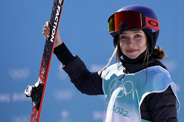 미국 스키 대표로 활약하다 중국 대표로 전향해 2022 베이징 동계올림픽 프리스타일 스키 빅에어에서 금메달을 획득한 에일린 구 | Christophe Pallot/Agence Zoom/Getty Images