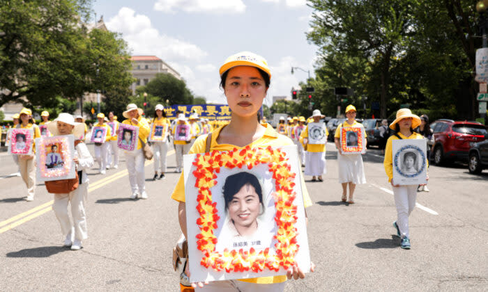 중국 공산당의 파룬궁 박해 22년째를 맞아 지난 2021년 7월 16일 미국 워싱턴DC에서 파룬궁 수련자들이 희생자를 추모하며 퍼레이드를 했다. | 사미라 바우어/에포크타임스