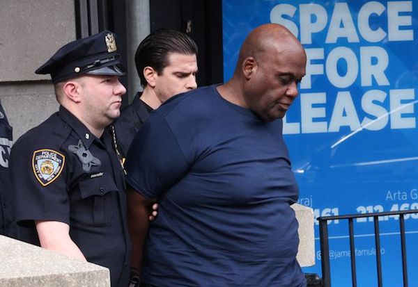 뉴욕 지하철 총기 난사사건 용의자 프랭크 제임스(62)가 13일 경찰에 체포됐다. | 로이터/연합
