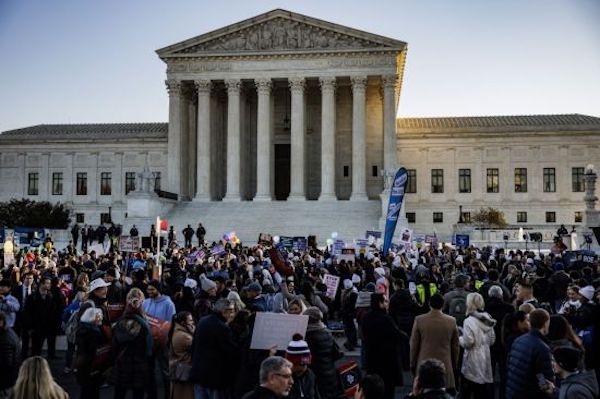 미 연방대법원 앞 낙태 찬반 시위. 2021.12.2 | EPA/연합