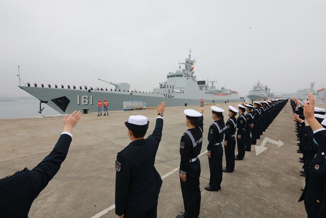 아덴만으로 출항하는 중국 해군 | 신화사=연합뉴스]