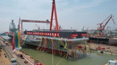 중국 3번째 항공모함 진수, 첫 전자식사출기 탑재