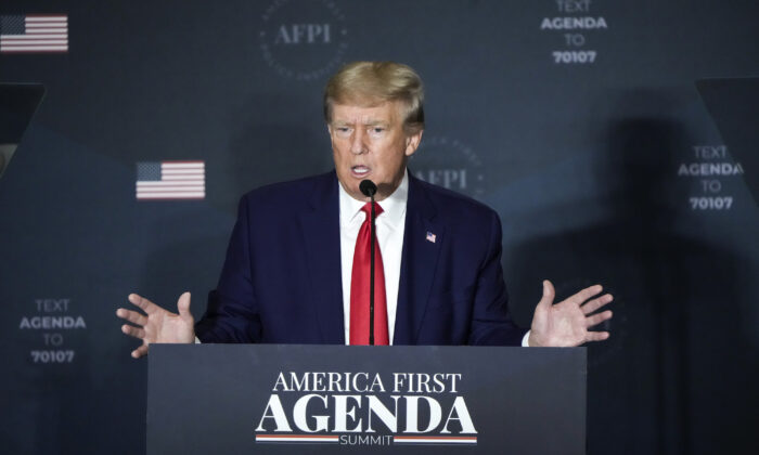도널드 트럼프 전 대통령이 2022년 7월 26일 워싱턴에서 열린 아메리카 퍼스트 정책 연구소 행사에서 연설하고 있다. | Drew Angerer/Getty Images
