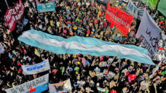 ‘포퓰리즘 몰락’ 아르헨, 복지 축소에 대규모 시위 “일하기 싫다”