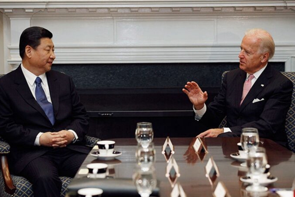 2012년 2월 14일, 바이든 미 부통령과 시진핑 중국 공산당 총서기가 백악관에서 회담하고 있다. | Chip Somodevilla/Getty Images
