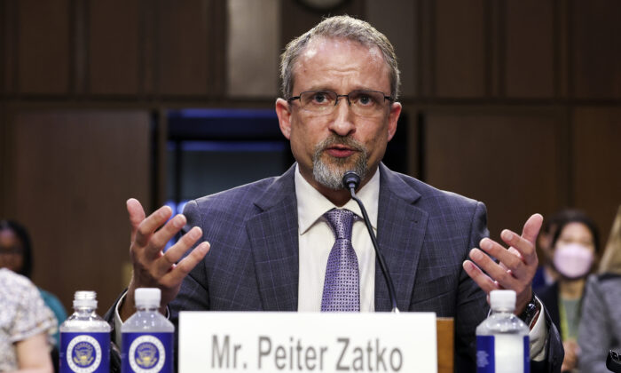전 트위터 보안 책임자 피터 자트코가 미국 상원 법사위 청문회에서 증언 하고 있다. 2022.09.13 | Kevin Dietsch/Getty Images