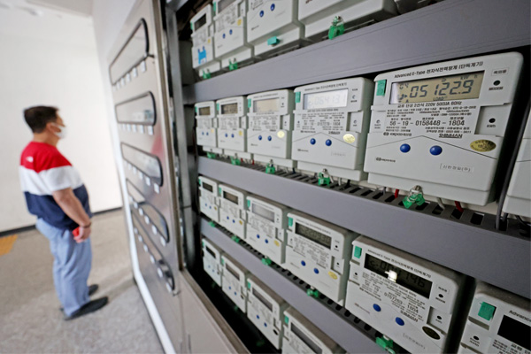 서울 시내의 한 오피스텔에 설치된 전기계량기 | 연합뉴스