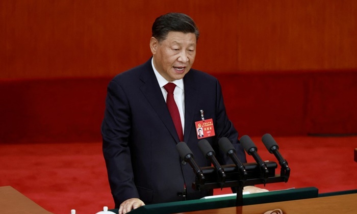 시진핑 중국 국가주석이 16일 오전 베이징 인민대회당에서 열린 중국 공산당 제20차 전국대표대회 개막식에서 업무보고를 하고 있다. | 연합뉴스