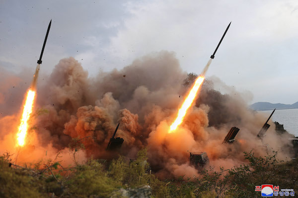 북한의 미사일 발사. | 조선중앙통신/연합뉴스 