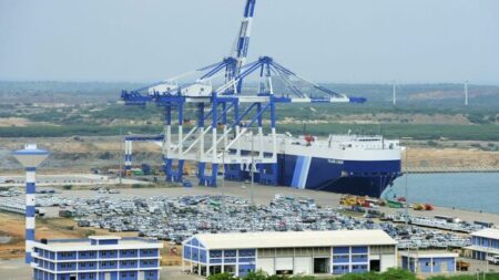 중국, 전 세계 96개 항구에 투자…선박에 공산당 지부도