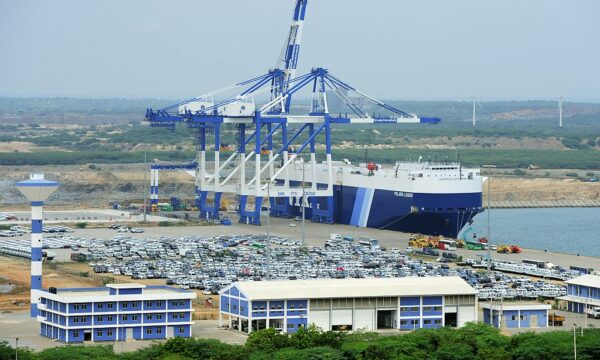 중국, 전 세계 96개 항구에 투자...선박에 공산당 지부도