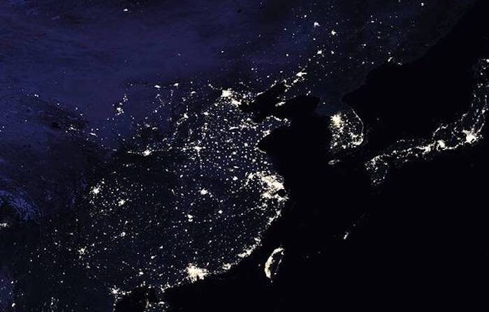 미 항공우주국(NASA) 위성이 촬영한 동북아 지역 야간 모습. 2016 | 나사