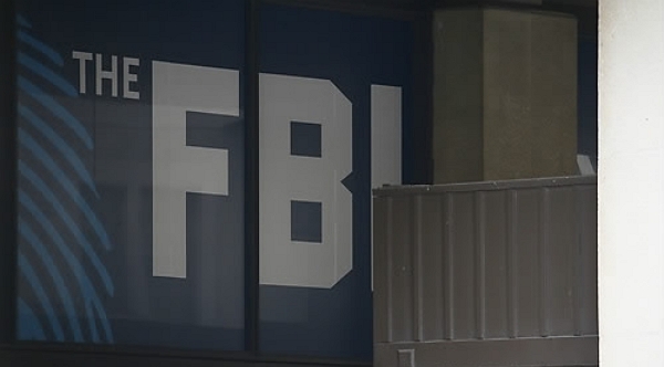 미 연방수사국을 뜻하는 FBI가 면에 표시돼 있다. | 연합뉴스