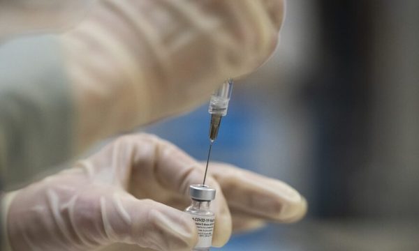 "화이자 코로나 백신, 혈전과 관련성" 미 FDA