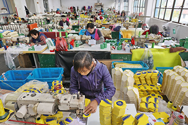 중국 경제에서 민간기업의 기여도는 매우 높다. 중국 국내총생산(GDP)에서 차지하는 비중은 2/3이고, 일자리 3억 개 이상을 제공하며, 전국 세수의 50% 이상을 차지한다.  | STR/AFP