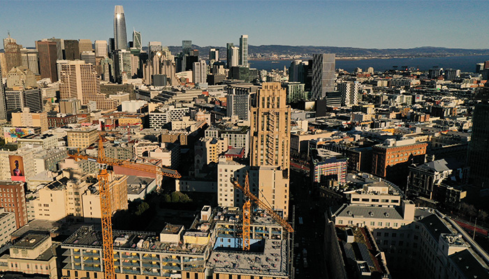 2023년 1월에 촬영한 캘리포니아주 샌프란시스코의 도심 건설 현장 사진. | PATRICK T. FALLON/AFP via Getty Images=연합