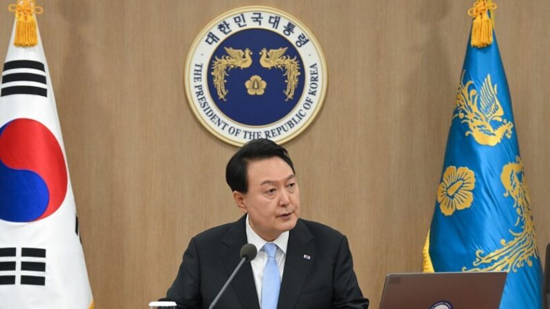 윤석열 대통령이 13일 서울 용산 대통령실에서 국무회의를 주재하고 있다. | 연합