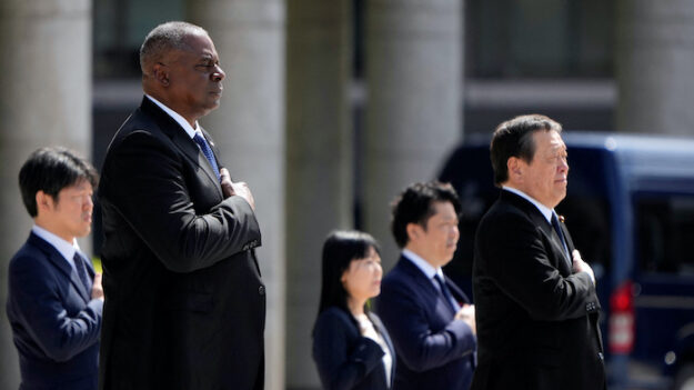 美日 국방장관, 도쿄서 회담…”한미일, 北 위협 정보공유에 속도”