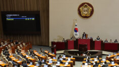 ‘돈봉투’ 윤관석·이성만 체포안 부결…민주당 무더기 반대표