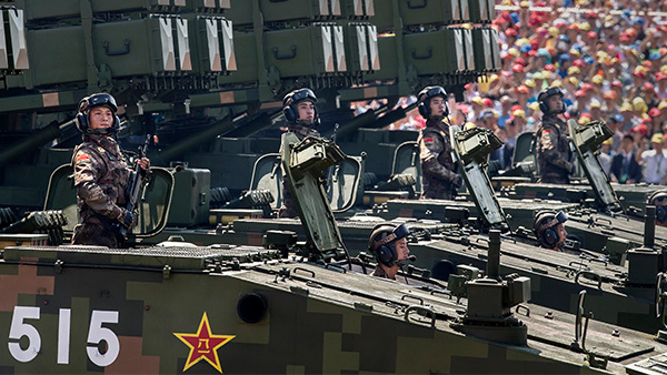 2015년 9월 3일 베이징에서 열린 중국 인민해방군 열병식. | Kevin Frayer/Getty Images. 