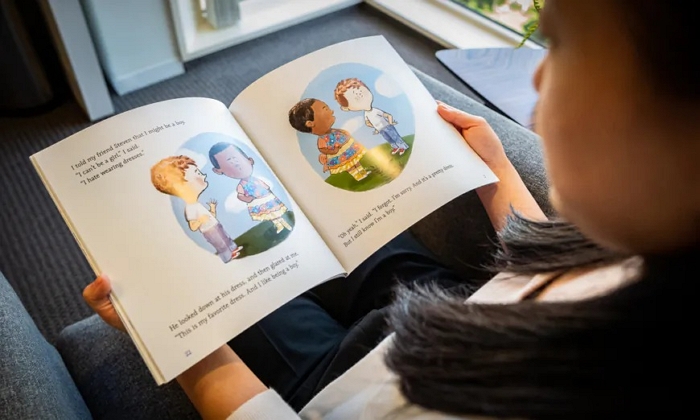 트랜스젠더를 긍정하는 미국 아동 도서｜John Fredricks/에포크타임스
